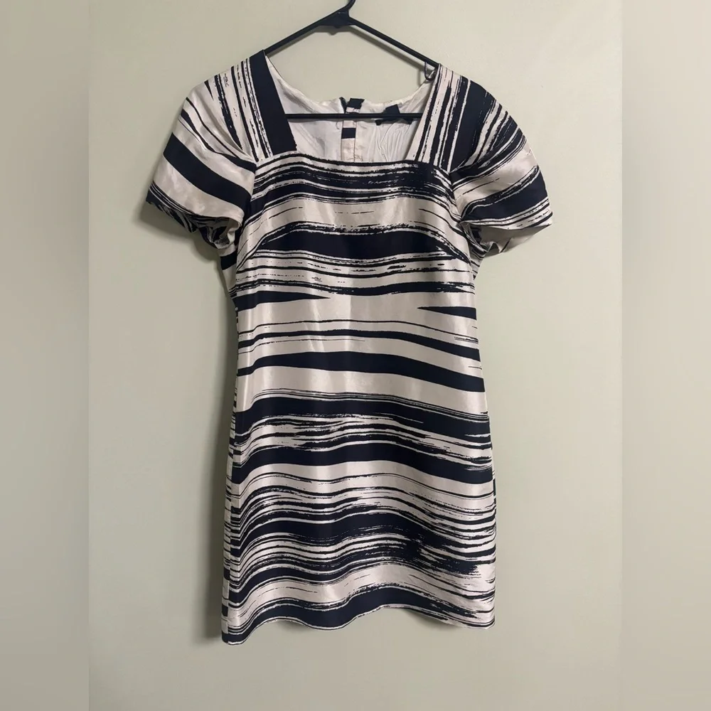 Banana Republic Size 8 Silk Sheath Black Brushstroke Stripe Cap Sleeve Career
